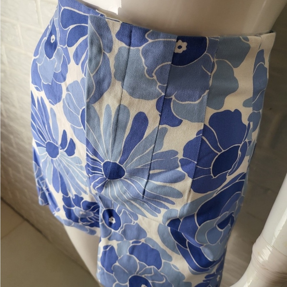 Zara Blue and White Floral Patterned  High Waist Shorts - Picture 9 of 12